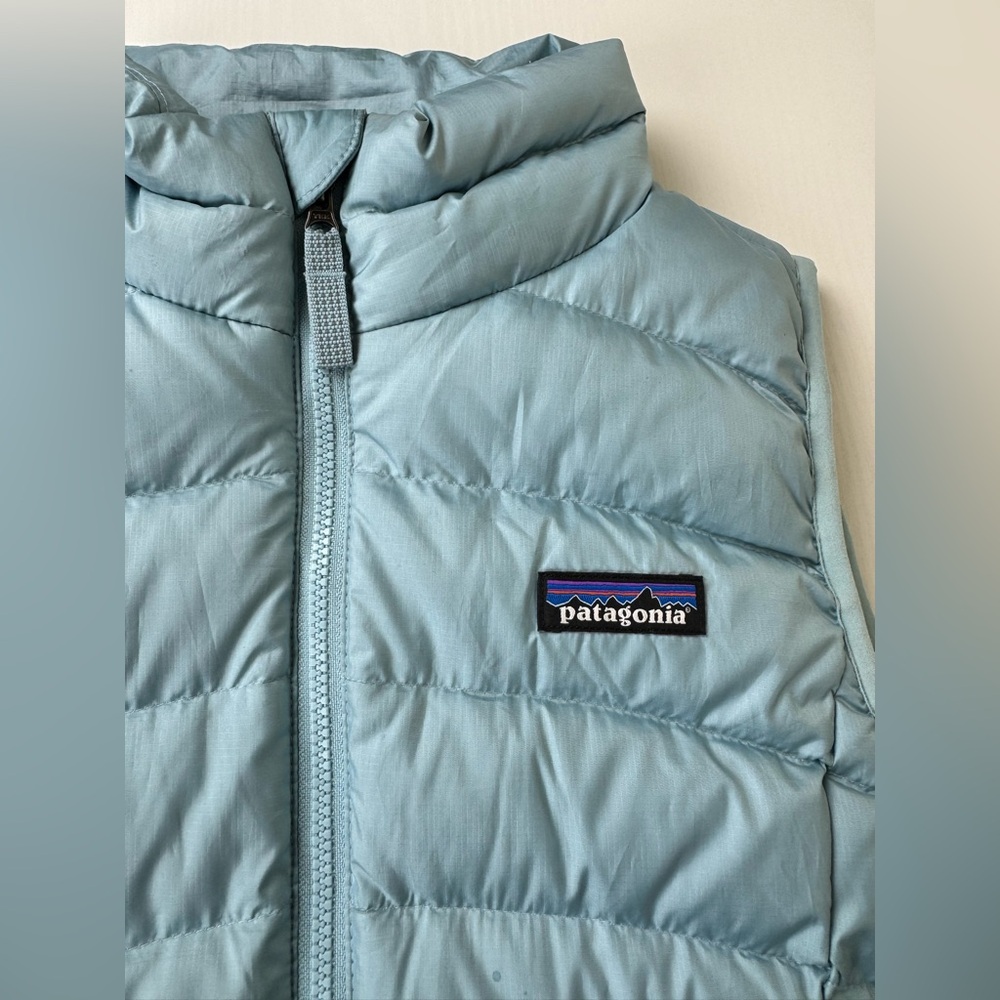 Patagonia Periwinkle Youth Puffer Vest. Size L 12 Youth - Picture 4 of 9